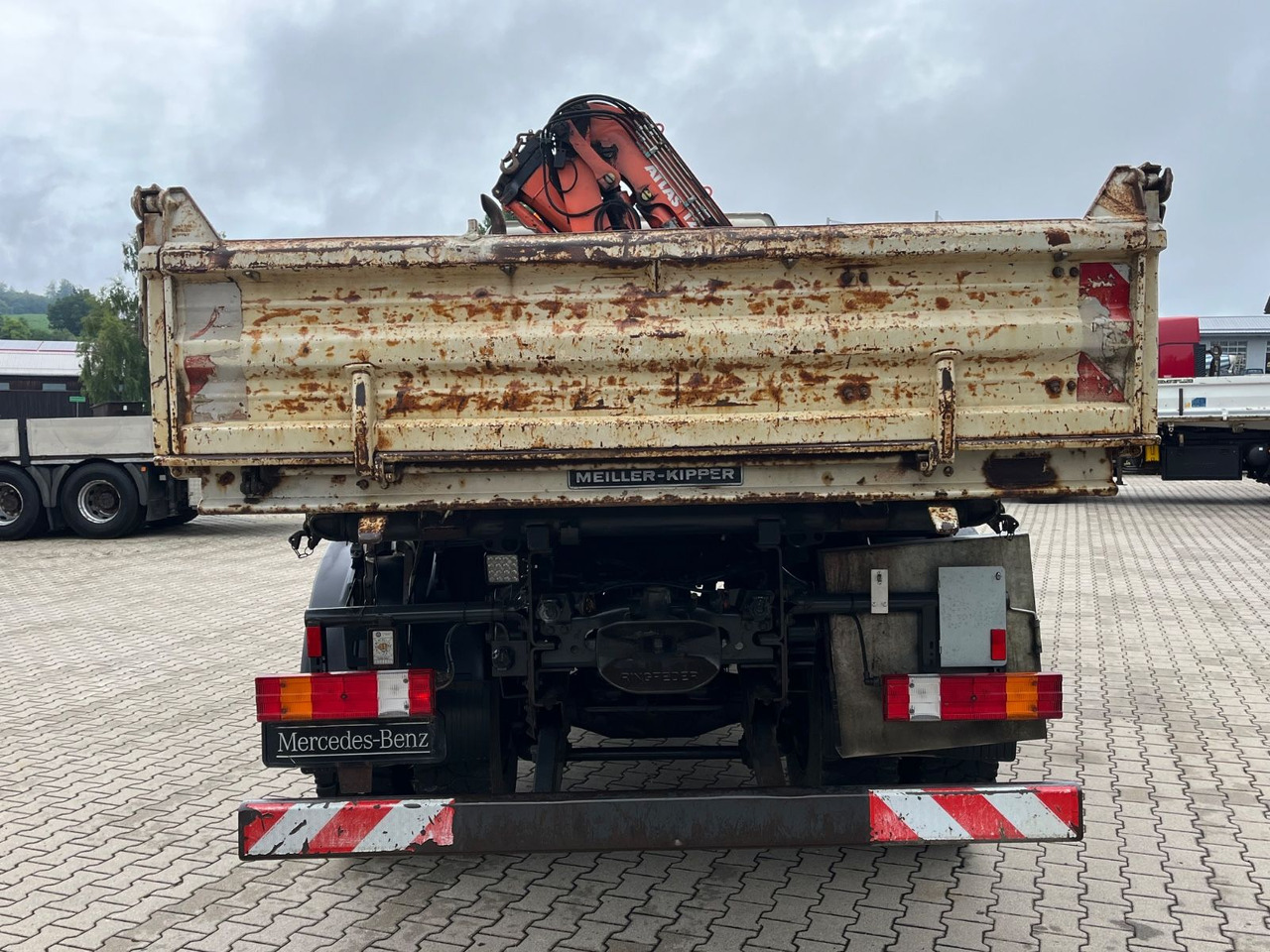 Tipper, Crane truck Mercedes-Benz Atego 1823 4x4 Kipper mit Kran Atlas 125.2 Funk: picture 8