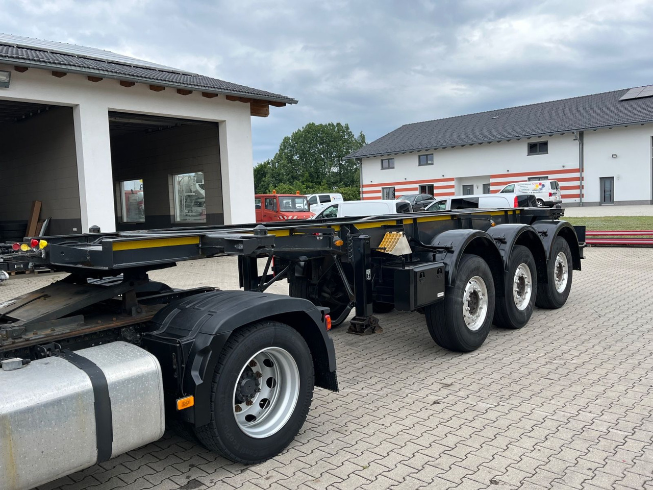 Container transporter/ Swap body semi-trailer Schwarzmüller S1 R-Serie Tank Chassis ADR SAF Alufelgen: picture 7