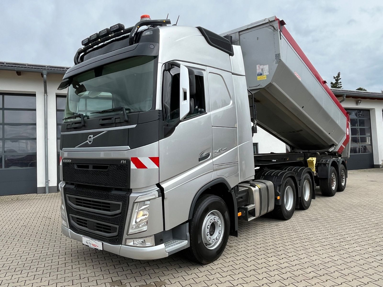 Volvo FH 540 6x4 mit Kempf Thermokippmulde - Tractor unit: picture 1 Volvo FH 540 6x4 mit Kempf Thermokippmulde - Tractor unit: picture 1