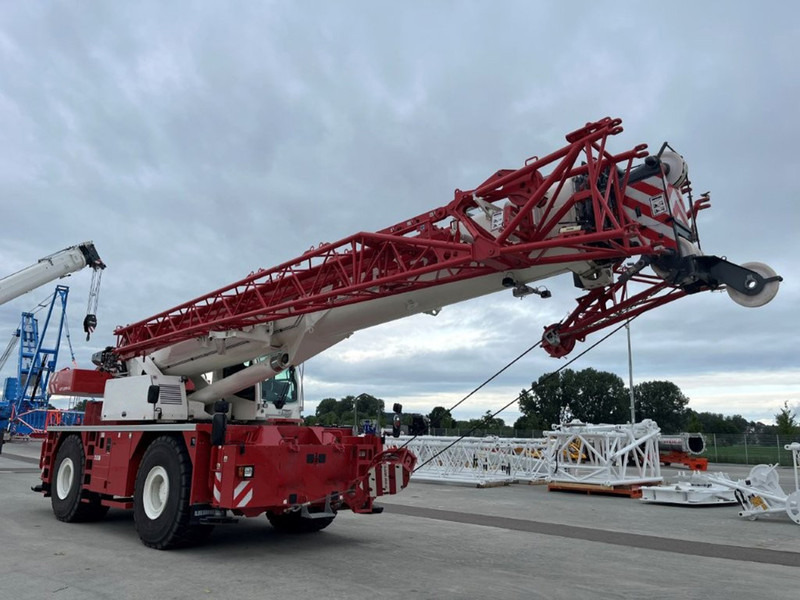 Liebherr LRT 1090-2.1 - Mobile crane: picture 1 Liebherr LRT 1090-2.1 - Mobile crane: picture 1