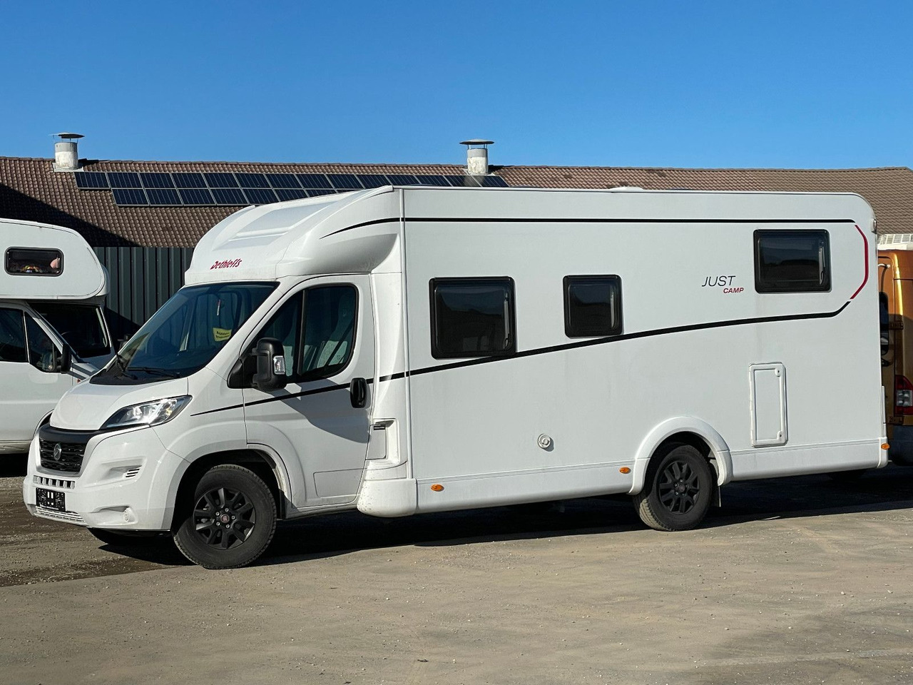 Dethleffs Just T 7052 EB mit Hubbett,Fiat,Markise,RFK,Navi - Semi-integrated motorhome: picture 4 Dethleffs Just T 7052 EB mit Hubbett,Fiat,Markise,RFK,Navi - Semi-integrated motorhome: picture 4