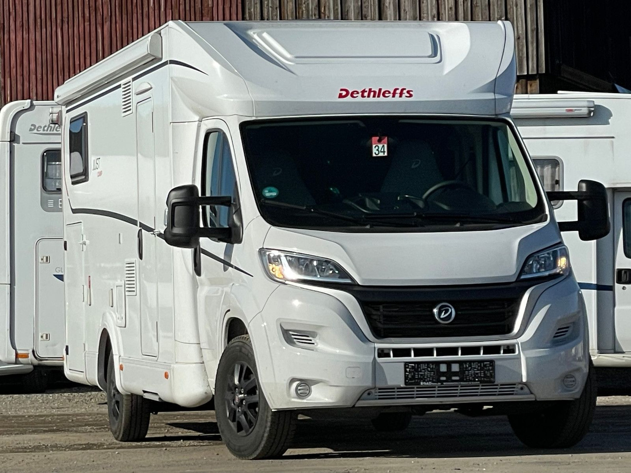Dethleffs Just T 7052 EB mit Hubbett,Fiat,Markise,RFK,Navi - Semi-integrated motorhome: picture 1 Dethleffs Just T 7052 EB mit Hubbett,Fiat,Markise,RFK,Navi - Semi-integrated motorhome: picture 1