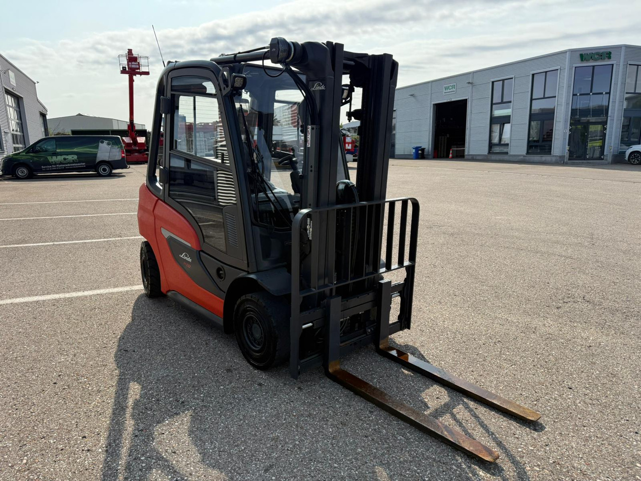 LINDE H20D-01/600 Diesel Triplexmast - Diesel forklift: picture 3 LINDE H20D-01/600 Diesel Triplexmast - Diesel forklift: picture 3