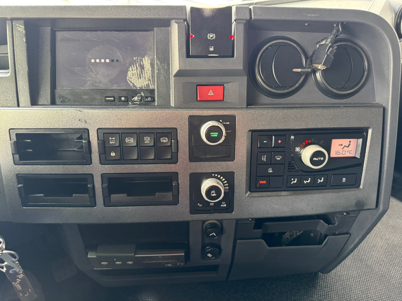 Tractor unit Renault T 430 / 2 Tanks / Refrigerator / Euro 6: picture 12