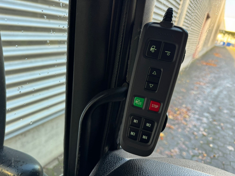 Tractor unit Scania R580 / V8 / 6X4 / HighLine / Retarder / NL Truck: picture 17 Tractor unit Scania R580 / V8 / 6X4 / HighLine / Retarder / NL Truck: picture 17