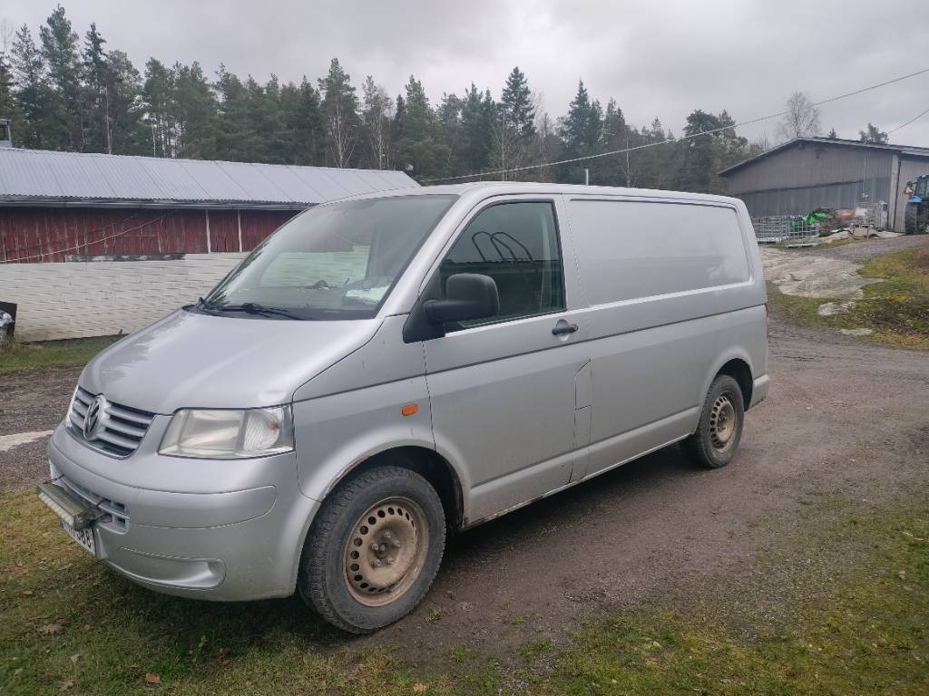 Volkswagen Transporter 1.9 TDI - Small van: picture 1 Volkswagen Transporter 1.9 TDI - Small van: picture 1