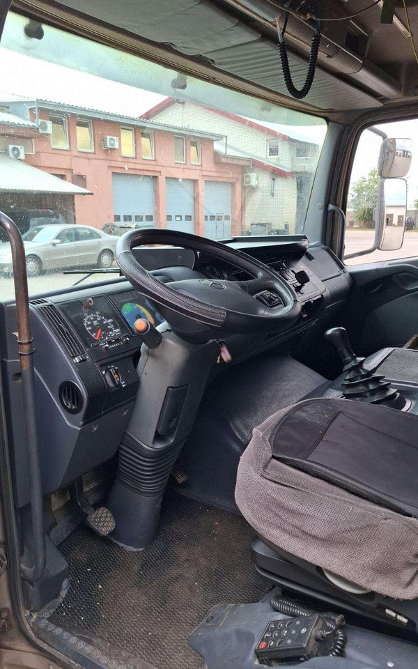 Mercedes-Benz Atego - Curtainsider truck: picture 3 Mercedes-Benz Atego - Curtainsider truck: picture 3