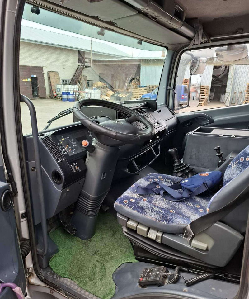 Mercedes-Benz Atego - Curtainsider truck: picture 5 Mercedes-Benz Atego - Curtainsider truck: picture 5