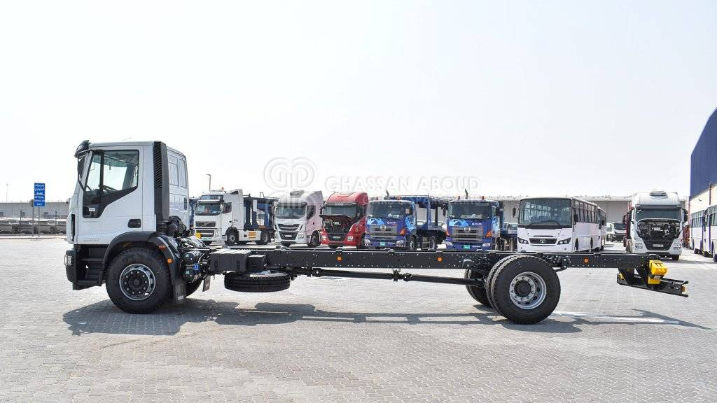 New Cab chassis truck IVECO EUROCARGO Chassis 4×2, WB 6210 GVW 19 Ton Approx MY23: picture 11