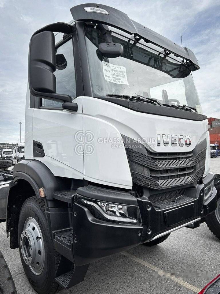 New Cab chassis truck IVECO T-WAY AD380T47H: picture 1