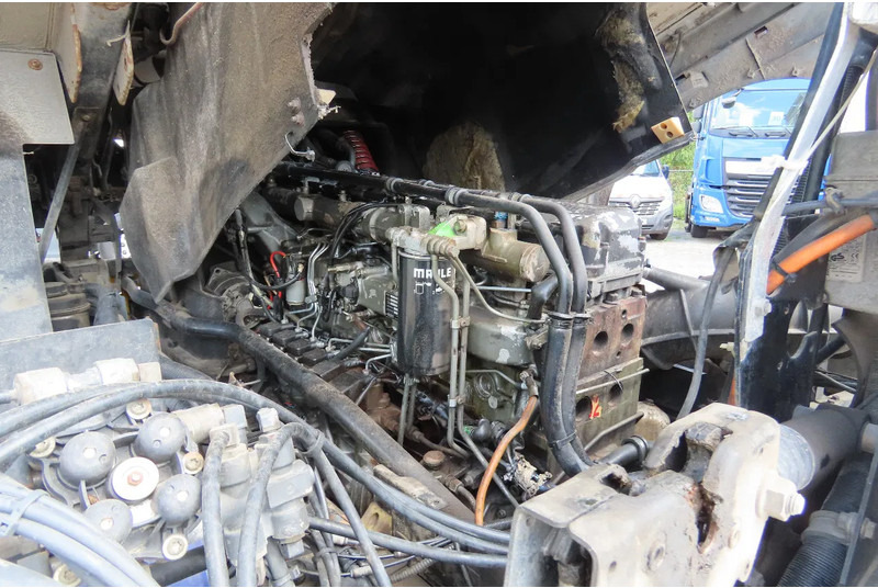 Tractor unit DAF XF 530 type E4, Manual!!!: picture 11