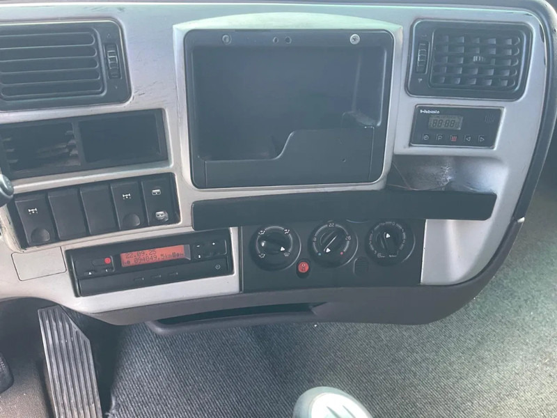 Tractor unit Renault Magnum 480 manual, PTO/ Hydraulic, renault moteur: picture 14