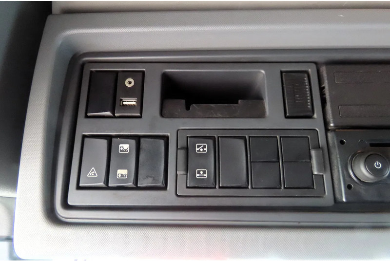 Tractor unit Renault T460 vin: VF611A160FD007308 RETARDER, FRIGO, CLIMA, 2015: picture 19