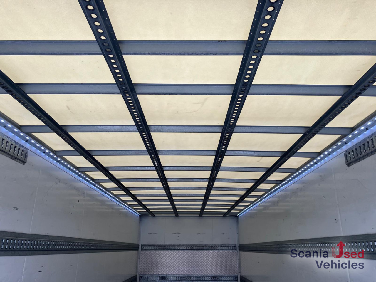 IVECO Eurocargo 160-280 Klima/Kamera/LBW Top! - Box truck: picture 4 IVECO Eurocargo 160-280 Klima/Kamera/LBW Top! - Box truck: picture 4