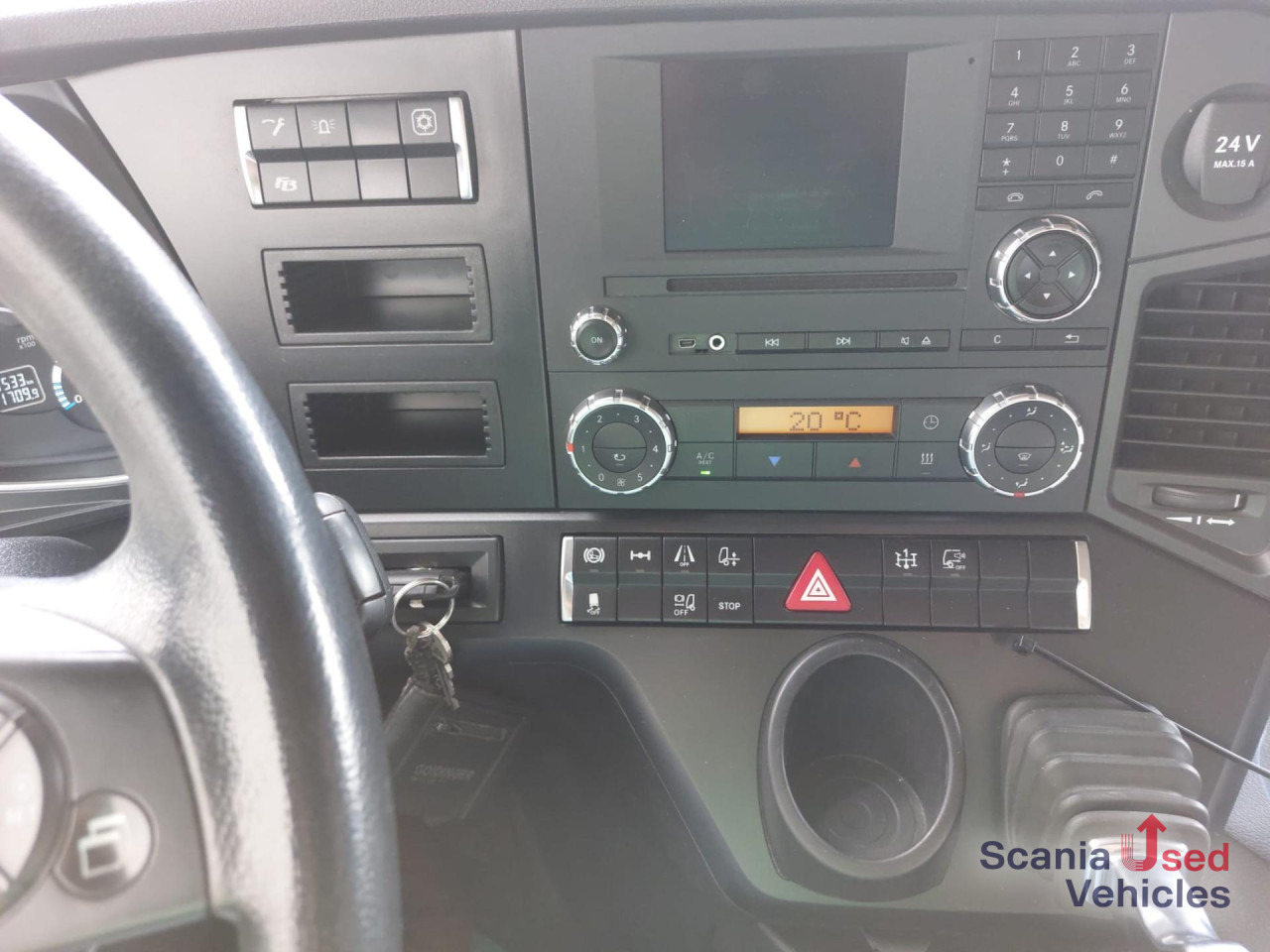 MERCEDES-BENZ Actros 1845 LS 4X2 SILOZUG komplett (2017+2016) - Tractor unit: picture 4 MERCEDES-BENZ Actros 1845 LS 4X2 SILOZUG komplett (2017+2016) - Tractor unit: picture 4