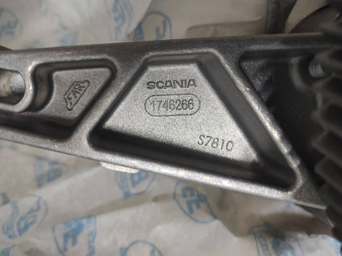 Scania 1746266   Scania truck - Oil pump for Truck: picture 2 Scania 1746266   Scania truck - Oil pump for Truck: picture 2