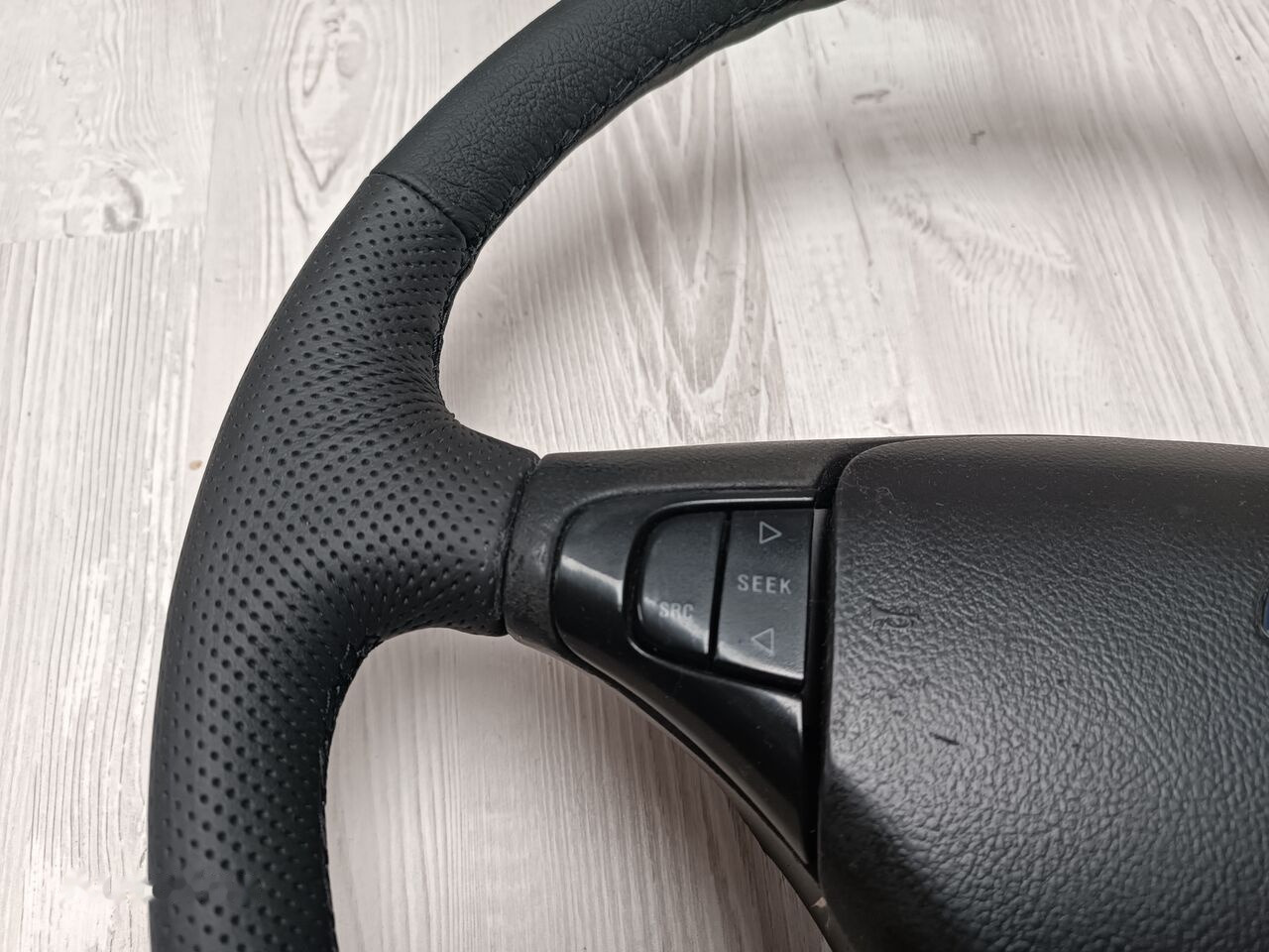 Scania NEW LEATHER Scania R - Steering wheel for Truck: picture 3 Scania NEW LEATHER Scania R - Steering wheel for Truck: picture 3