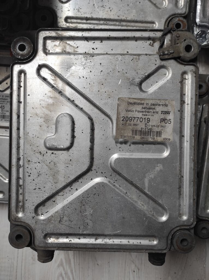 Volvo ENGINE ECU 20977019   truck - ECU for Truck: picture 2 Volvo ENGINE ECU 20977019   truck - ECU for Truck: picture 2
