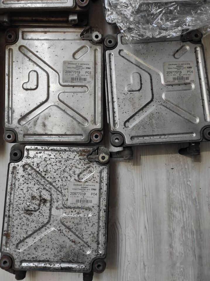 Volvo ENGINE ECU 20977019   truck - ECU for Truck: picture 4 Volvo ENGINE ECU 20977019   truck - ECU for Truck: picture 4