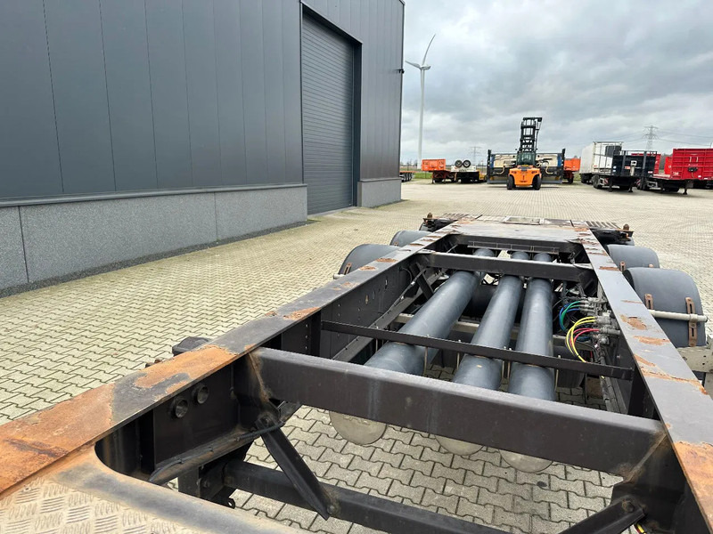 Container transporter/ Swap body semi-trailer Burg 25X 20FT ADR (EX/II, EX/III, FL, AT) Chassis, Empty weight : 3.690kg, SAF INTRADISC, 2x Liftaxle, NL-chassis: picture 11 Container transporter/ Swap body semi-trailer Burg 25X 20FT ADR (EX/II, EX/III, FL, AT) Chassis, Empty weight : 3.690kg, SAF INTRADISC, 2x Liftaxle, NL-chassis: picture 11