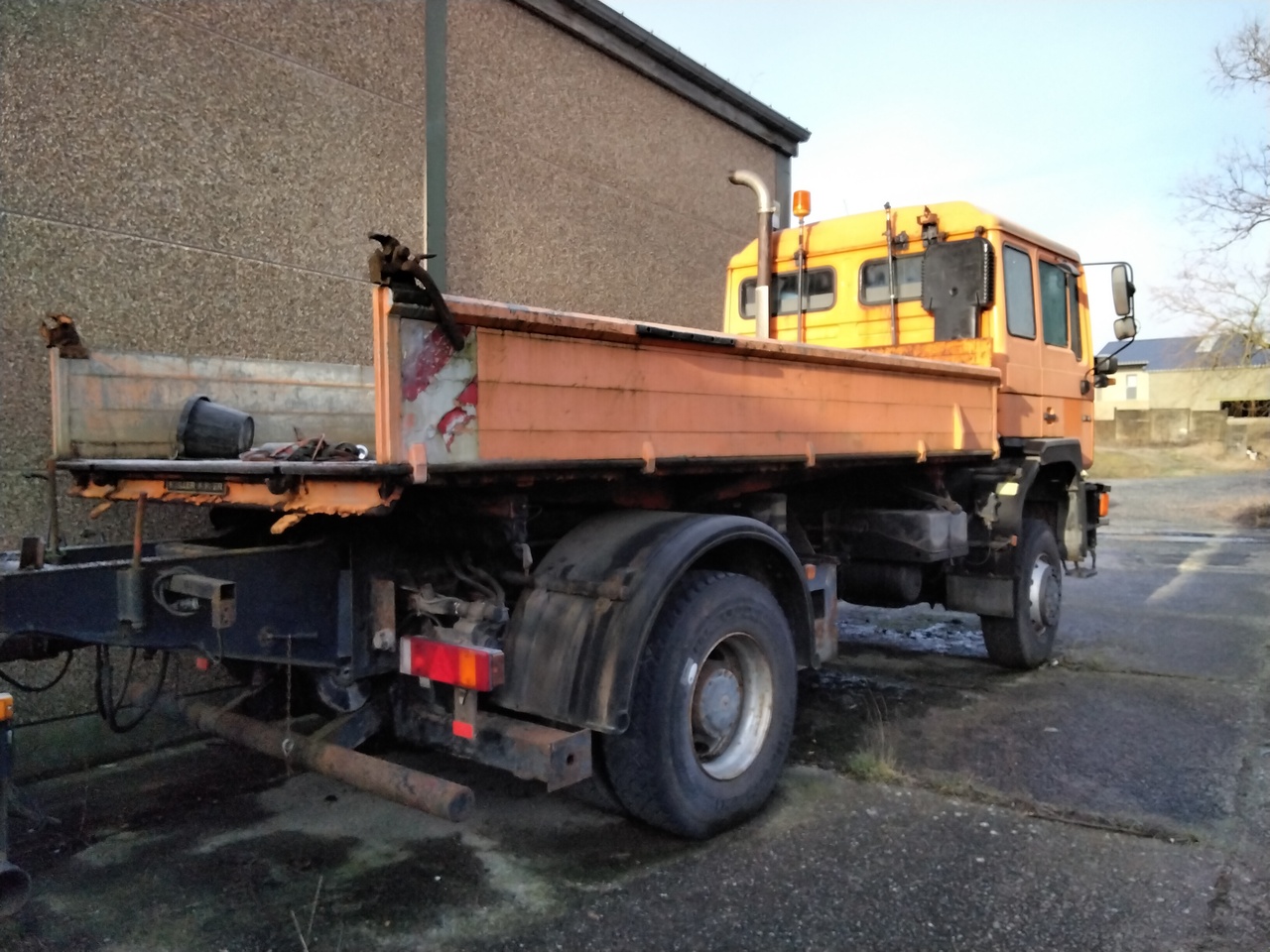MAN 19.342 FAK 4x4 - Tipper: picture 2 MAN 19.342 FAK 4x4 - Tipper: picture 2