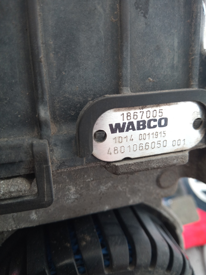 DAF XF106 - Brake valve: picture 4 DAF XF106 - Brake valve: picture 4