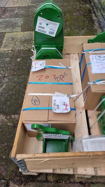 Zuidberg Frontzapfwelle zum John Deere 7R - Hydraulic motor for Agricultural machinery: picture 3 Zuidberg Frontzapfwelle zum John Deere 7R - Hydraulic motor for Agricultural machinery: picture 3