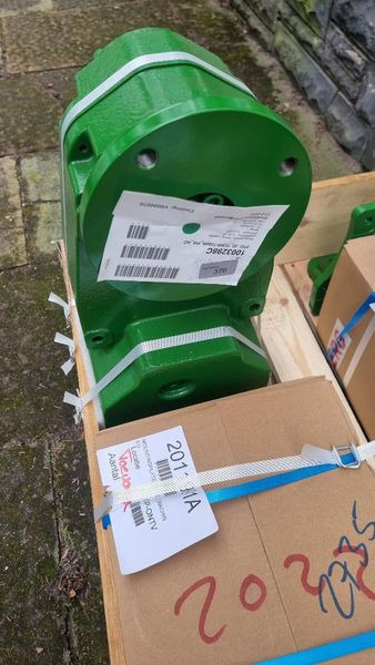 Zuidberg Frontzapfwelle zum John Deere 7R - Hydraulic motor for Agricultural machinery: picture 5 Zuidberg Frontzapfwelle zum John Deere 7R - Hydraulic motor for Agricultural machinery: picture 5