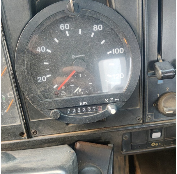 Container transporter/ Swap body truck Scania 82-H: picture 10