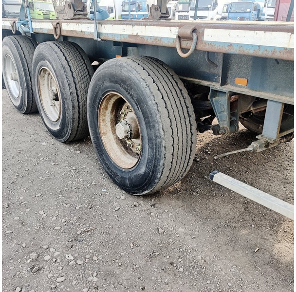 Trouillet Plateau - Dropside/ Flatbed semi-trailer: picture 5 Trouillet Plateau - Dropside/ Flatbed semi-trailer: picture 5