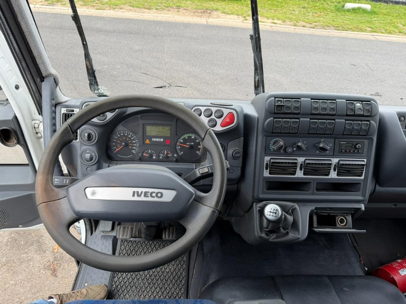 Box truck Iveco EUROCARGO 80E18 CLOSED BOX 6m00 x 2m49 x 2m37 - EURO 5 - *176.000km* - TAILLIFT - MANUAL - BE TRUCK: picture 14