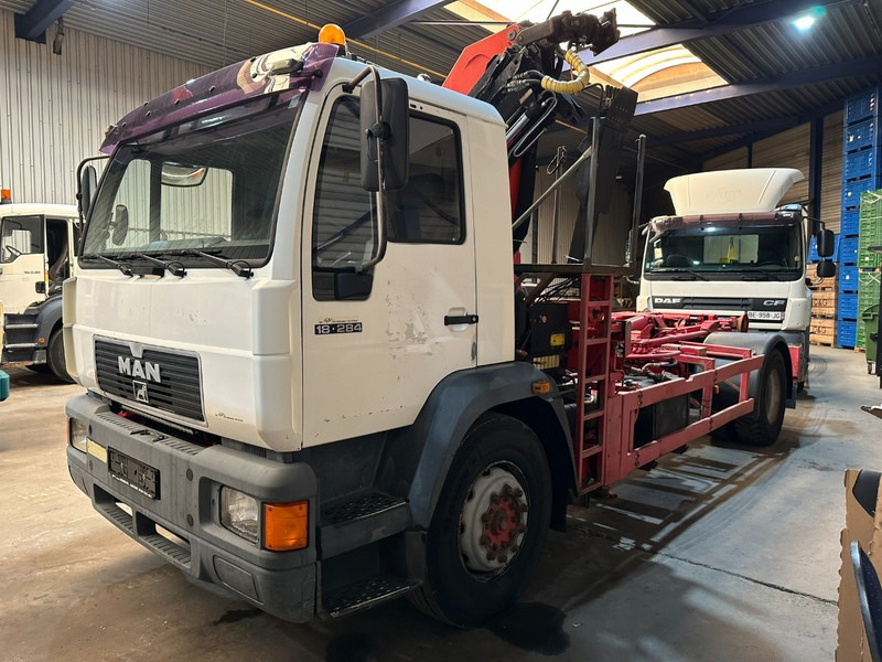 MAN 18.284 HOOKLIFT + CRANE PALFINGER PK 11001 A - STEEL SPRING / BLATT / LAMES - BE TRUCK - Hook lift truck, Crane truck: picture 2 MAN 18.284 HOOKLIFT + CRANE PALFINGER PK 11001 A - STEEL SPRING / BLATT / LAMES - BE TRUCK - Hook lift truck, Crane truck: picture 2