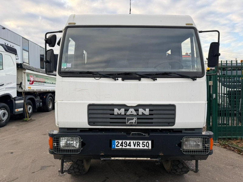 MAN LE 220 C - 10.5T - 4x4 CAMPING CAR - WOHNMOBILBASIS - CAMION EXPEDITION - CAMPER BASE - Box truck: picture 2 MAN LE 220 C - 10.5T - 4x4 CAMPING CAR - WOHNMOBILBASIS - CAMION EXPEDITION - CAMPER BASE - Box truck: picture 2