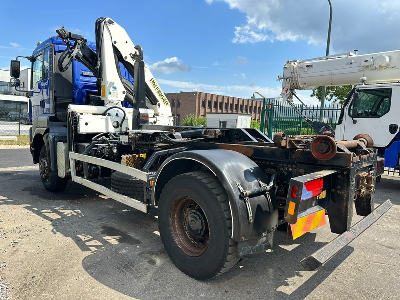 MAN TGA 18.310 4x4 HOOKLIFT + CRANE PALFINGER PK12000 - RADIO - ROTATOR - STEEL SPRING / HUB REDUCTION - MANUAL ZF - BE TRUCK - Hook lift truck, Crane truck: picture 5 MAN TGA 18.310 4x4 HOOKLIFT + CRANE PALFINGER PK12000 - RADIO - ROTATOR - STEEL SPRING / HUB REDUCTION - MANUAL ZF - BE TRUCK - Hook lift truck, Crane truck: picture 5
