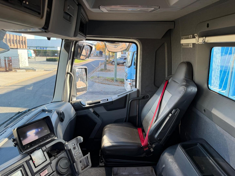 Crane truck Renault C480 8x4 TRIDEM + CRANE (20m!) PALFINGER PK33002-EH E (6x) - PLATFORM 8m25 - LIFT/STEERING - GOOD TIRES - BE TRUCK: picture 13 Crane truck Renault C480 8x4 TRIDEM + CRANE (20m!) PALFINGER PK33002-EH E (6x) - PLATFORM 8m25 - LIFT/STEERING - GOOD TIRES - BE TRUCK: picture 13