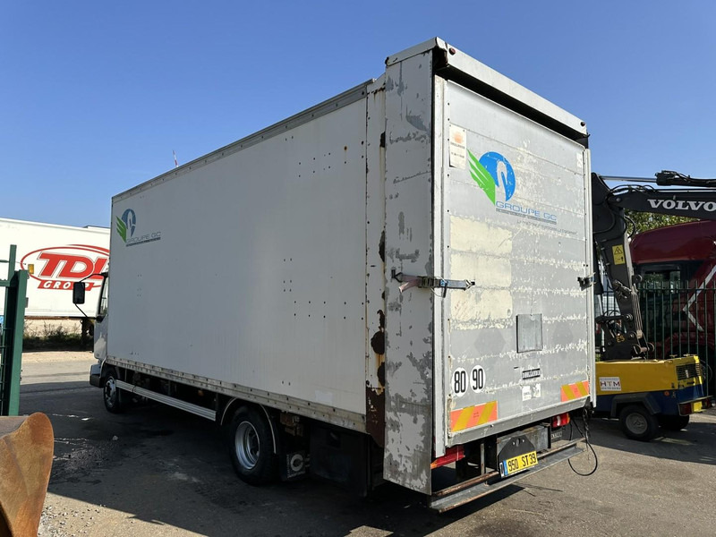 Renault MIDLUM 180 DCI 10T - CLOSED BOX 6.5m x 2.47m x 2.52m - E3 - AIR SUSPENSION - MANUAL - FR TRUCK - Box truck: picture 4 Renault MIDLUM 180 DCI 10T - CLOSED BOX 6.5m x 2.47m x 2.52m - E3 - AIR SUSPENSION - MANUAL - FR TRUCK - Box truck: picture 4