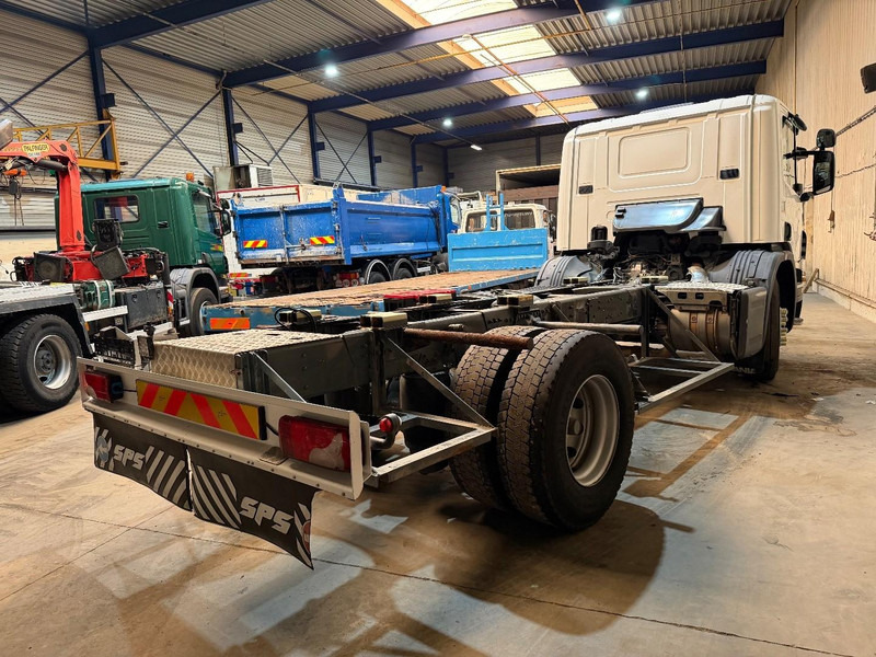 Scania P310 4x2 CHASSIS - ADR (ex tanker) - *322.000km* - AIR SUSPENSION - MANUAL - BE TRUCK - Tank truck: picture 4 Scania P310 4x2 CHASSIS - ADR (ex tanker) - *322.000km* - AIR SUSPENSION - MANUAL - BE TRUCK - Tank truck: picture 4