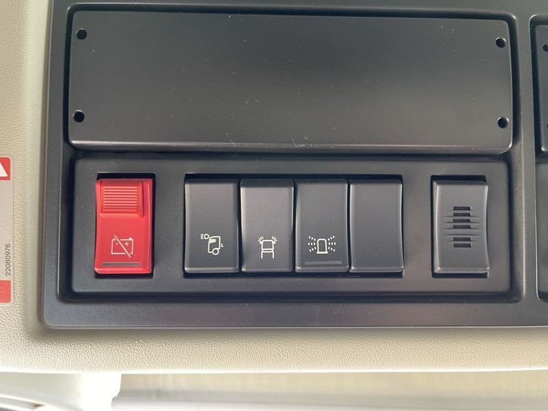 Tractor unit Volvo FH 460 LNG GAS ADR - ACC + Dynamic Steering - I-park Cool - Lane Keeping Support - collision warning - leather - ... BE Truck: picture 11
