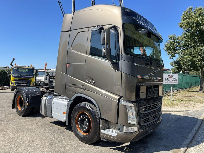 Volvo FH 460 LNG GAS ADR - ACC - Dynamic Steering - I-park Cool - Lane Keeping Support - collision warning - leather - ... BE Truck - Tractor unit: picture 1 Volvo FH 460 LNG GAS ADR - ACC - Dynamic Steering - I-park Cool - Lane Keeping Support - collision warning - leather - ... BE Truck - Tractor unit: picture 1