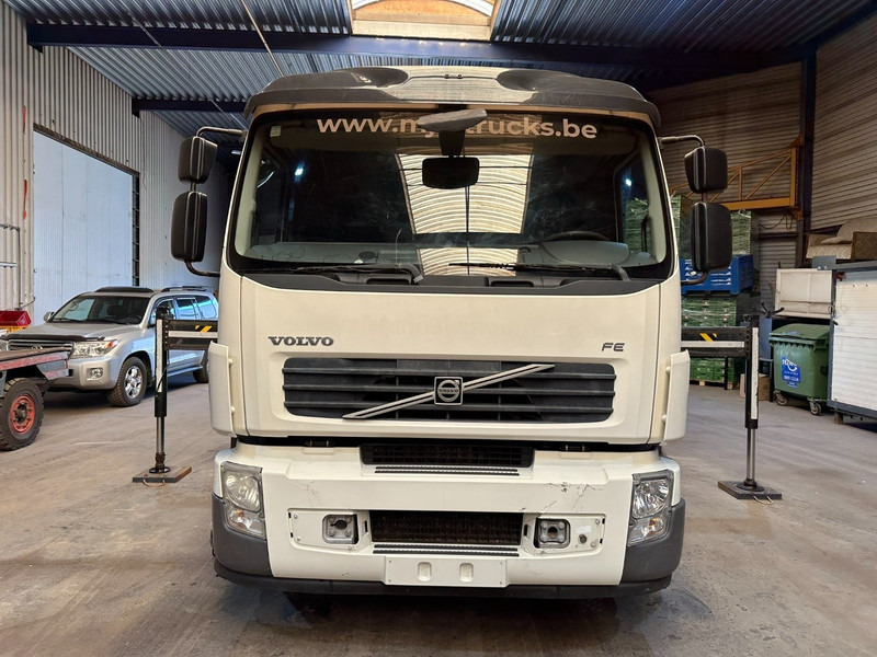 Volvo FE 300 6x2 + crane (20m!) PALFINGER PK18002 E 6x - LIFT / STEERING AXLE - MANUAL - EURO 5 - Crane truck: picture 2 Volvo FE 300 6x2 + crane (20m!) PALFINGER PK18002 E 6x - LIFT / STEERING AXLE - MANUAL - EURO 5 - Crane truck: picture 2