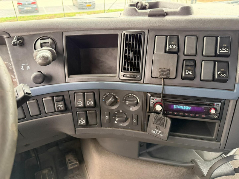 Tipper Volvo FH 400 8X4 TIPPER (insulated/isolé) - MANUAL 3+3 - STEEL SPRING / BLATT - EURO 5 - TUV 01/2026 - AXLES HUB REDUCTION - BE TRUCK: picture 14