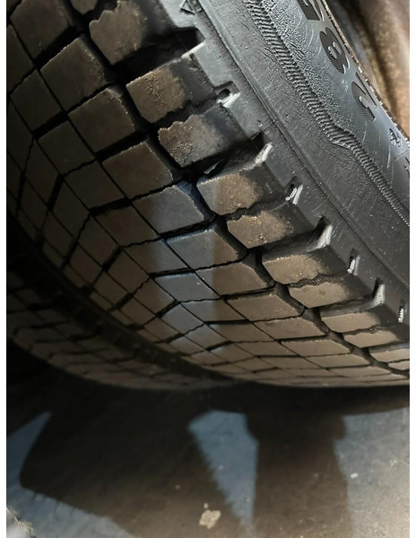 Refrigerator truck Volvo FL 240 - 16T FRIGO CARRIER SUPRA 750 Mt - BI-TEMPERATURE - EURO 5 - A/C - BELGIAN TRUCK: picture 14 Refrigerator truck Volvo FL 240 - 16T FRIGO CARRIER SUPRA 750 Mt - BI-TEMPERATURE - EURO 5 - A/C - BELGIAN TRUCK: picture 14