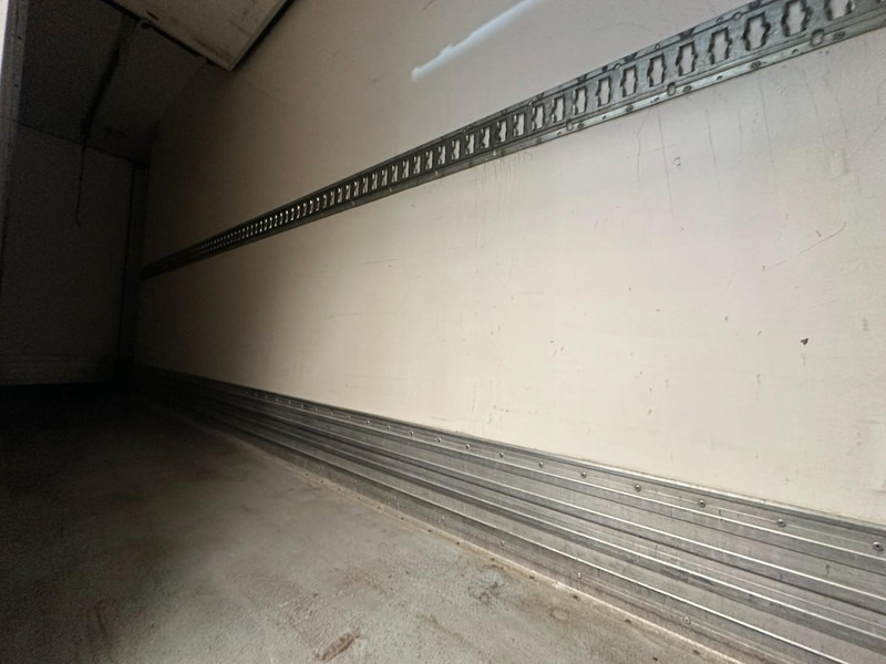 Refrigerator truck Volvo FL 240 - 16T FRIGO CARRIER SUPRA 750 Mt - BI-TEMPERATURE - EURO 5 - A/C - BELGIAN TRUCK: picture 13 Refrigerator truck Volvo FL 240 - 16T FRIGO CARRIER SUPRA 750 Mt - BI-TEMPERATURE - EURO 5 - A/C - BELGIAN TRUCK: picture 13