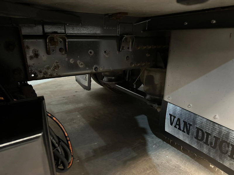 Refrigerator truck Volvo FL 240 - 16T FRIGO CARRIER SUPRA 750 Mt - BI-TEMPERATURE - EURO 5 - A/C - BELGIAN TRUCK: picture 15 Refrigerator truck Volvo FL 240 - 16T FRIGO CARRIER SUPRA 750 Mt - BI-TEMPERATURE - EURO 5 - A/C - BELGIAN TRUCK: picture 15