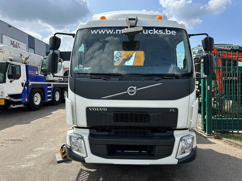 Volvo FL 250 4x2 16T + CRANE EFFER 80/2S - RADIO - *279.000km* - PLATFORM 4m50 - EURO 6 - AIR SUSPENSION - Crane truck: picture 2 Volvo FL 250 4x2 16T + CRANE EFFER 80/2S - RADIO - *279.000km* - PLATFORM 4m50 - EURO 6 - AIR SUSPENSION - Crane truck: picture 2
