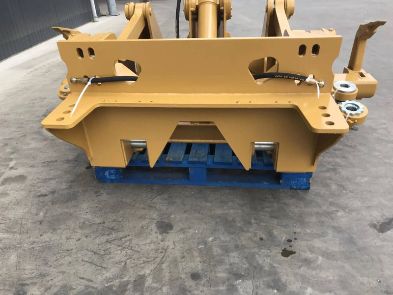 Cat 140M2 - Attachment for Construction machinery: picture 3 Cat 140M2 - Attachment for Construction machinery: picture 3