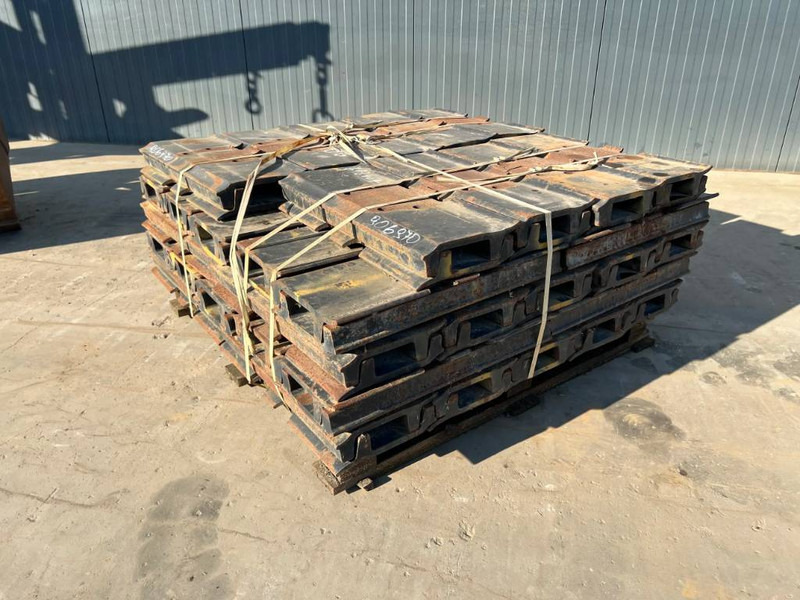 New Attachment for Construction machinery Cat 330C / 330D / 336D / 336E / 336F Shoes: picture 1