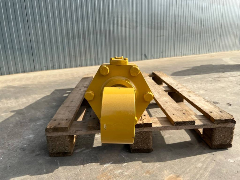 Cat D8 Cylinder - Attachment for Construction machinery: picture 2 Cat D8 Cylinder - Attachment for Construction machinery: picture 2