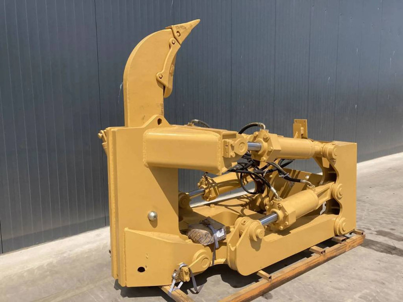 Cat D8T - Attachment for Construction machinery: picture 2 Cat D8T - Attachment for Construction machinery: picture 2