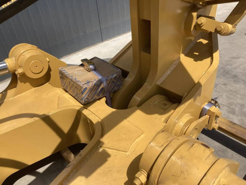 Cat D8T - Attachment for Construction machinery: picture 4 Cat D8T - Attachment for Construction machinery: picture 4
